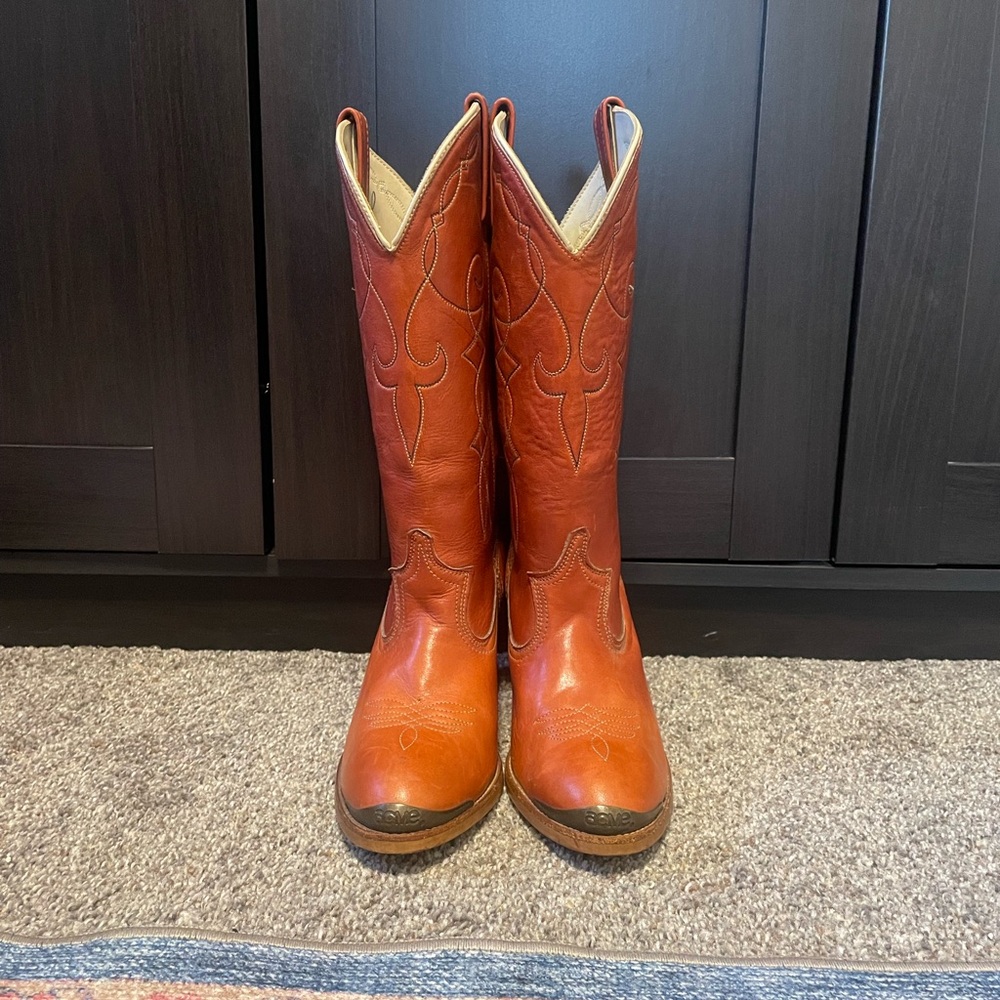 ACME Women's Heeled Cowboy Boots.
